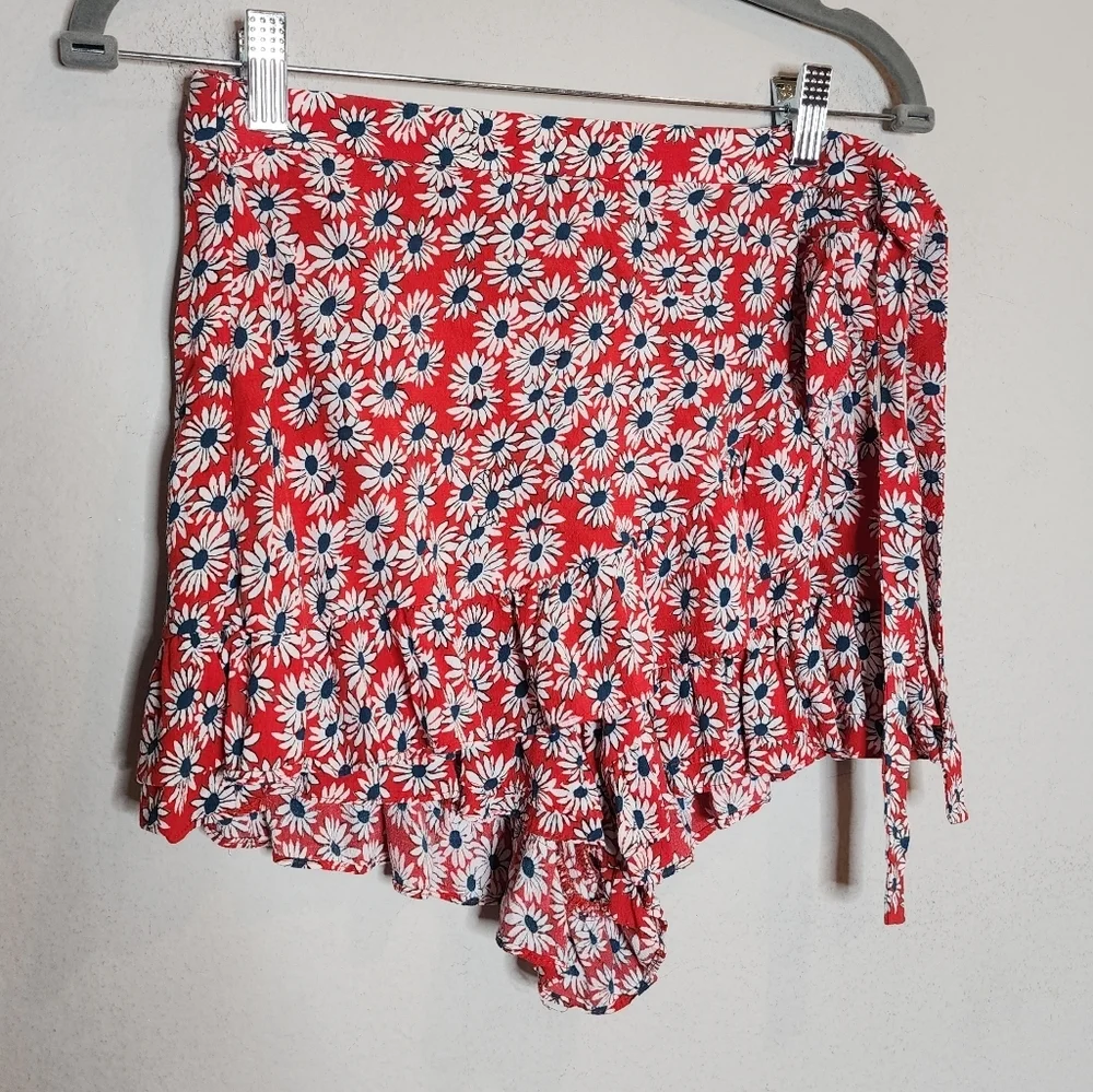 Zara 2-peice Set Skort (M) Top (L) Red‎ White Blue Floral Rayon